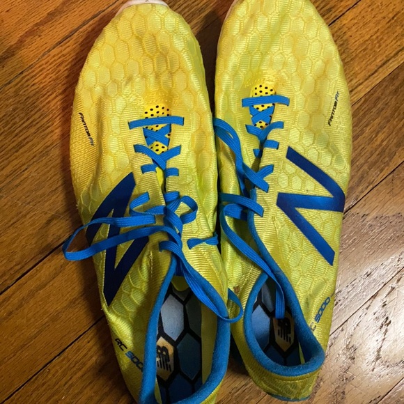 New Balance Track Shoe - Picture 4 of 5